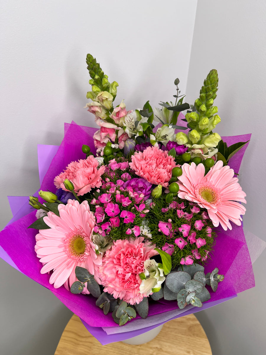 Congratulation flowers, celebration flowers, local delivery, classic bouquet , Snap dragons